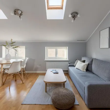 Cozy Top-Floor Apartment In Riga City Centre Exterior photo