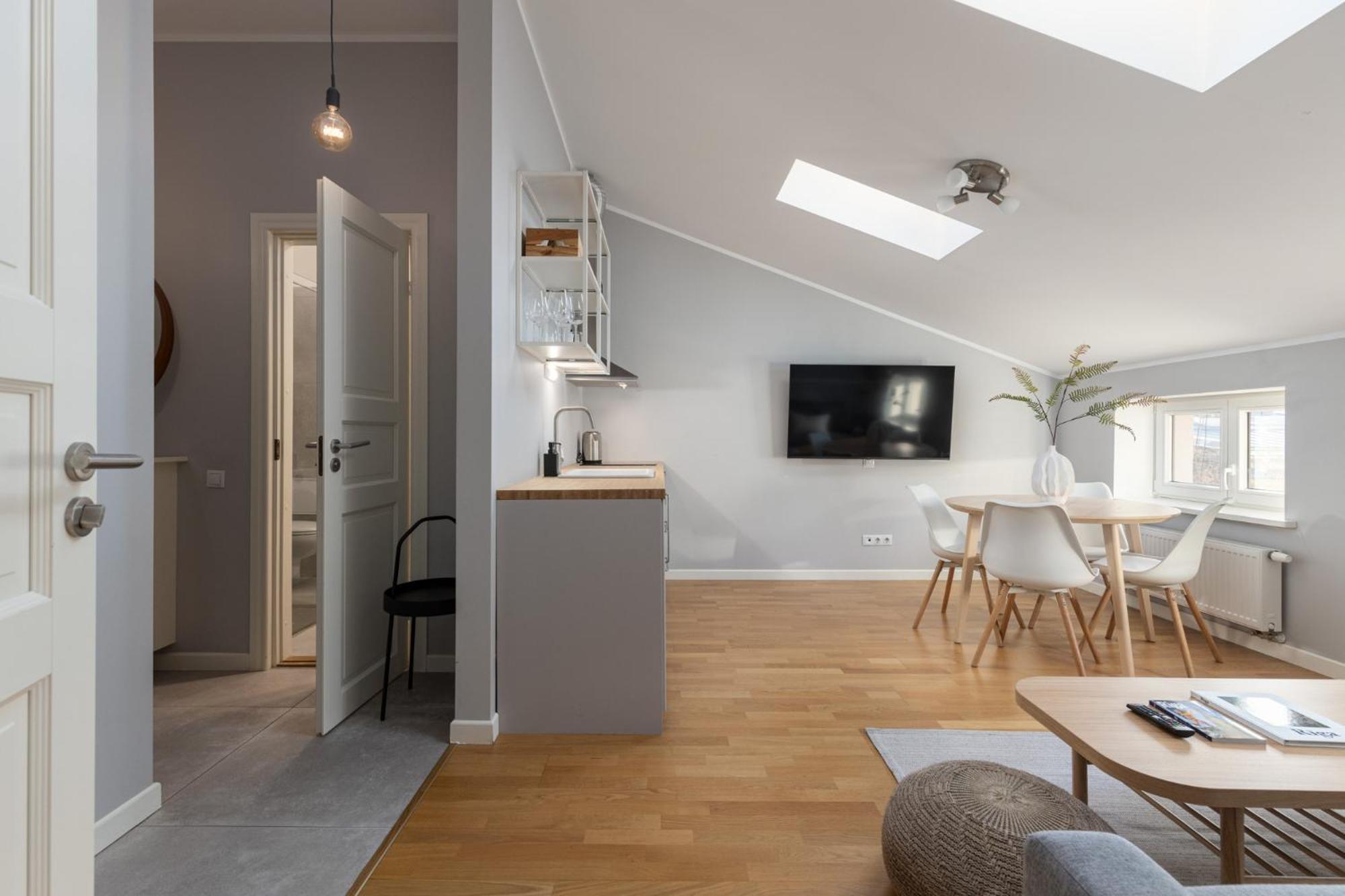 Cozy Top-floor In Centre Apartament *
